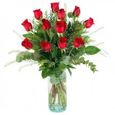 Arreglo Floral con 12 Rosas