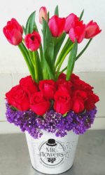 Arreglo Floral con 10 Tulipanes y 24 Rosas