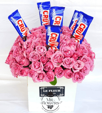 Arreglo con 75 Rosas y Chocolate Crunch
