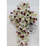 Cruz Funebre con lilis y rosas
