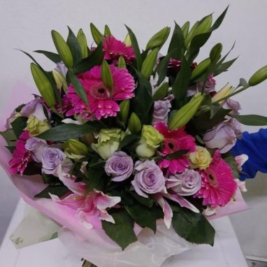 Ramo con Rosas, lilis y gerberas